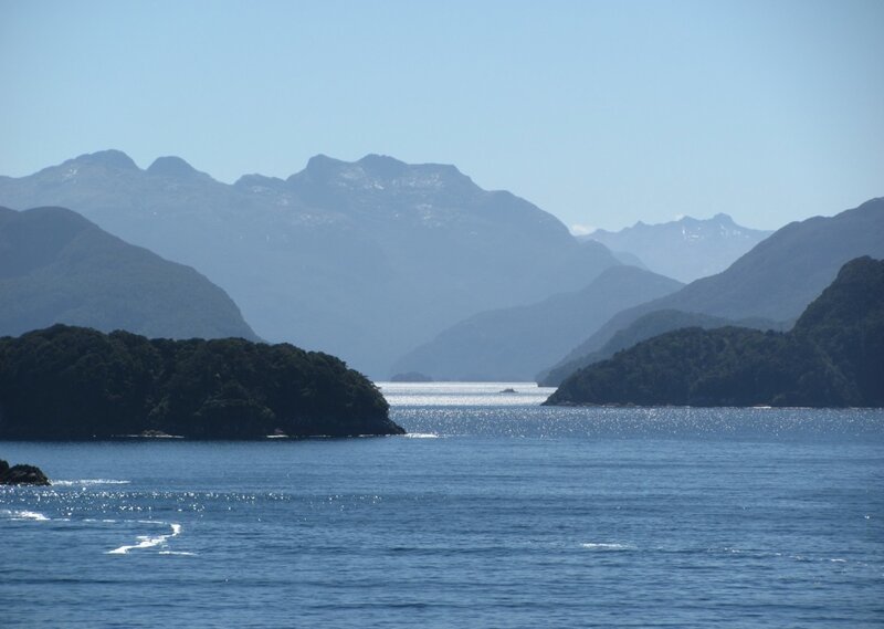 Новозеландские фьорды Dusky Sound, Thompson sound и Milford Sound