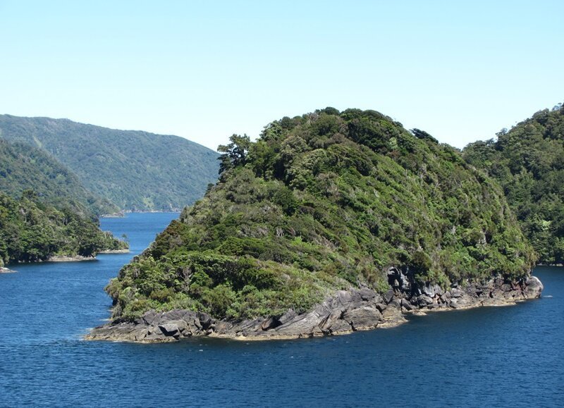 Новозеландские фьорды Dusky Sound, Thompson sound и Milford Sound