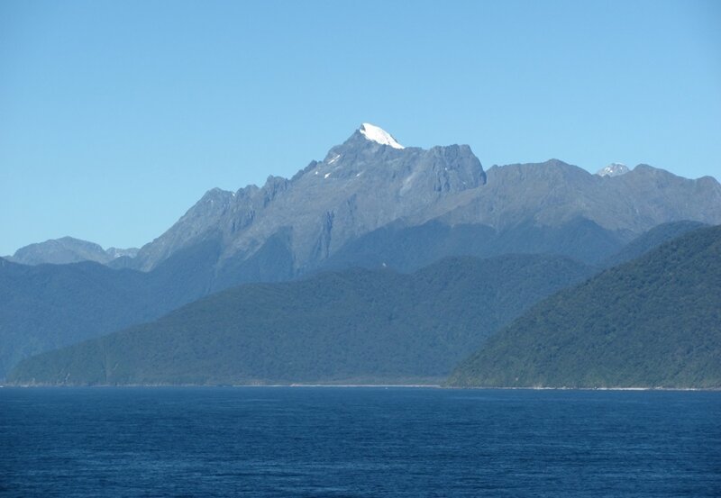 Новозеландские фьорды Dusky Sound, Thompson sound и Milford Sound