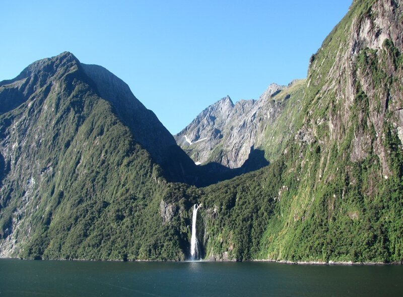 Новозеландские фьорды Dusky Sound, Thompson sound и Milford Sound