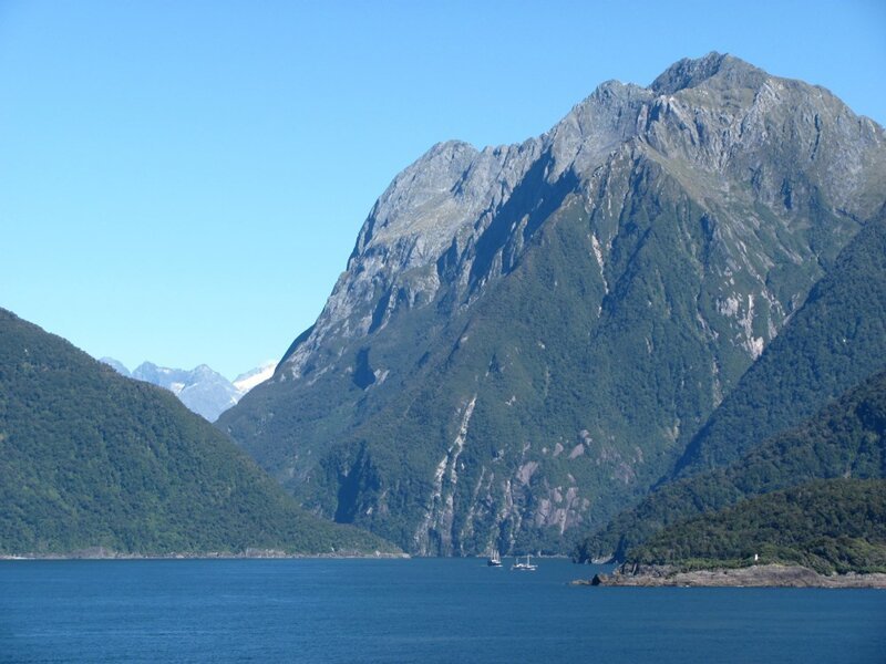 Новозеландские фьорды Dusky Sound, Thompson sound и Milford Sound