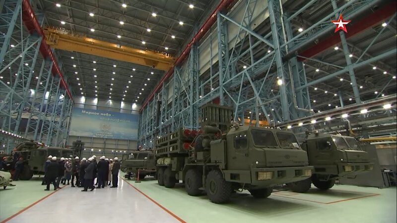 26 февраля новейший зенитный ракетный комплекс С-350 «Витязь» принят в состав ВКС
