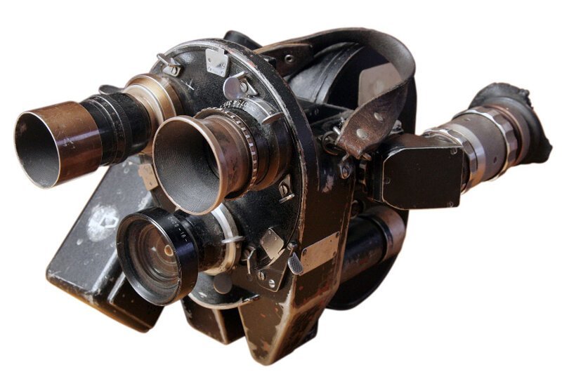 «Конвас-автомат» — профессиональный ручной киносъемочный аппарат, рассчитанный на использование кинопленки 35 мм. Годы выпуска: 1965—1992: