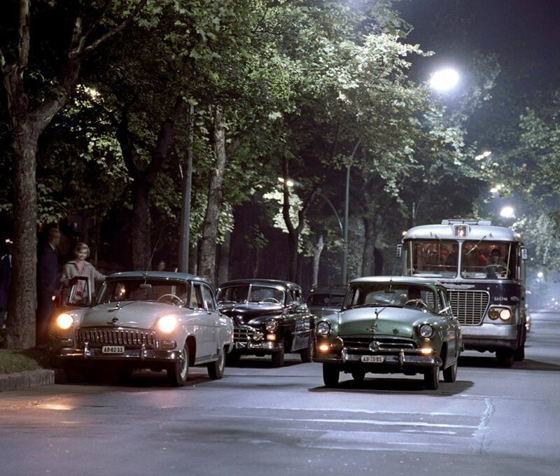 Эта атмосферная фотография сделана в сентябре 1962 года в венгерском городе Будапешт.