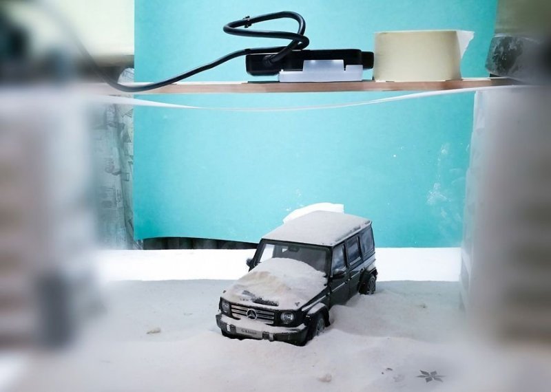 Молодой фотограф создает потрясающие рекламные фото для автомобильных брендов, используя только игрушечные машинки