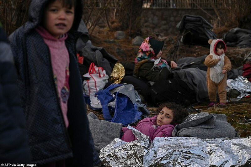 Греция обороняется от мигрантов