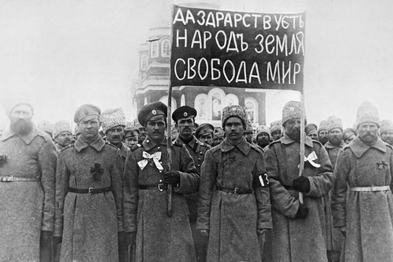 «Головокружение от успехов». Зачем Сталин признал ошибки коллективизации?