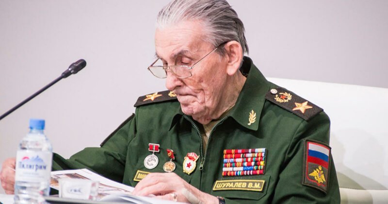 Не только сбил экс-замминистра обороны, но и проехал по нему