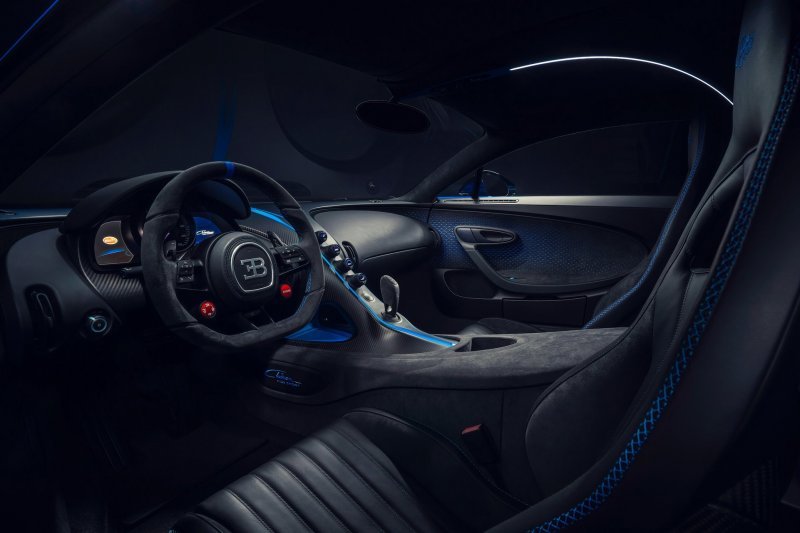 Bugatti Chiron Pur Sport с огромным антикрылом за 3.6 миллиона долларов