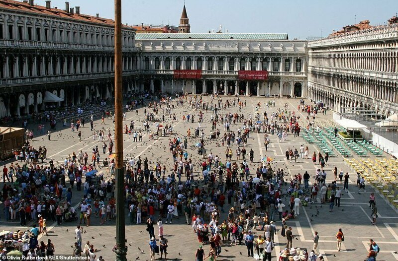 Площадь Святого Марка в Венеции до и после новостей о коронавирусе