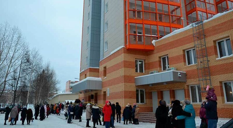 В Ленске ключи от новых квартир получили более 50 семей
