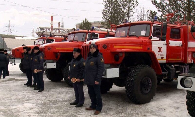 Символические ключи от пожарных машин вручили сегодня в Архангельске