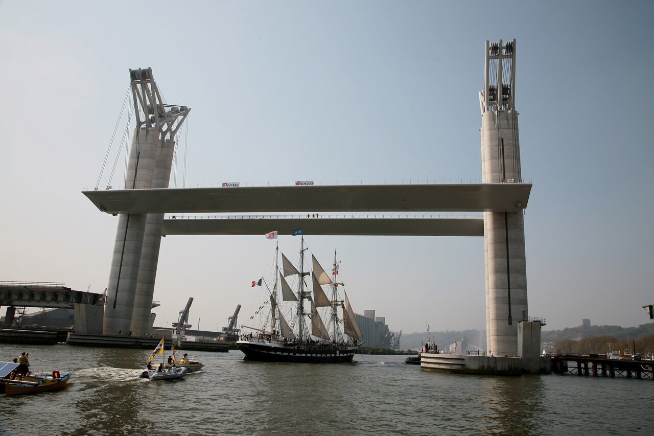 Самое большое европы. Мост Гюстава-Флобера. Франция. Pont Gustave-Flaubert Руан. Мост Гюстава Флобера в Руане. Мост Гюстава Флобера - самый высокий в Европе подъемный мост.