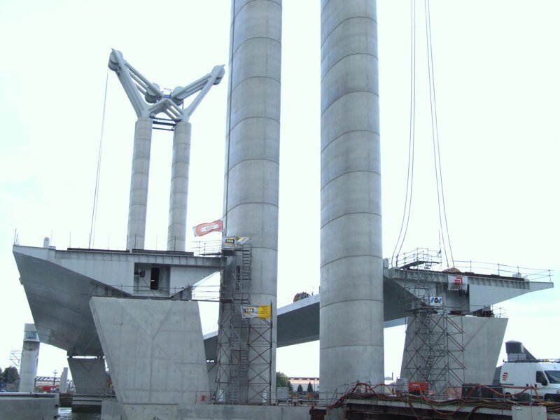 Самый высокий в Европе подъемный мост
