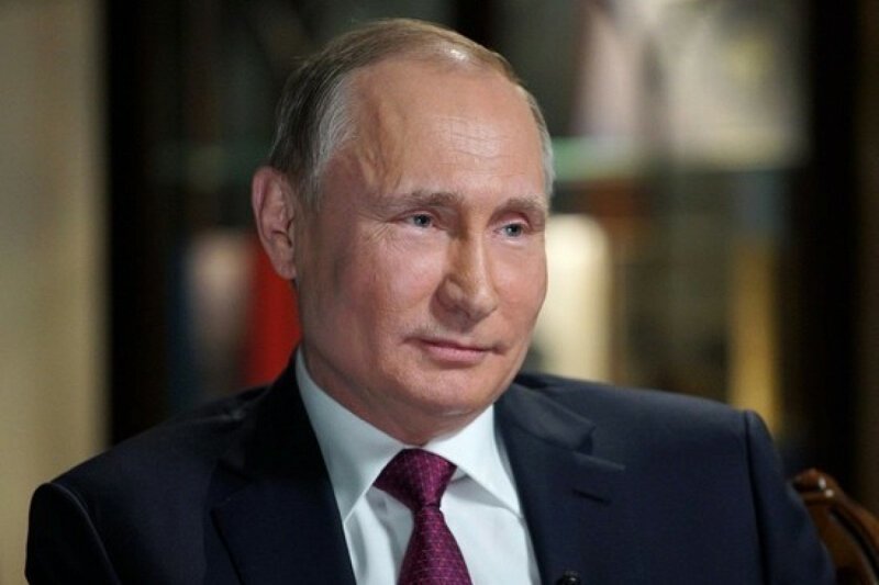 Президент РФ посетил парашютный завода «Полёт», где поздравил женщин с наступающим праздником