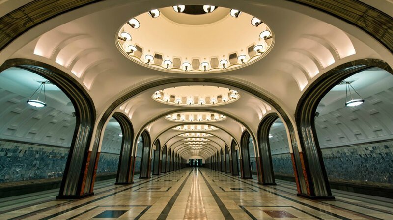 15  красивых и необычных станций метро