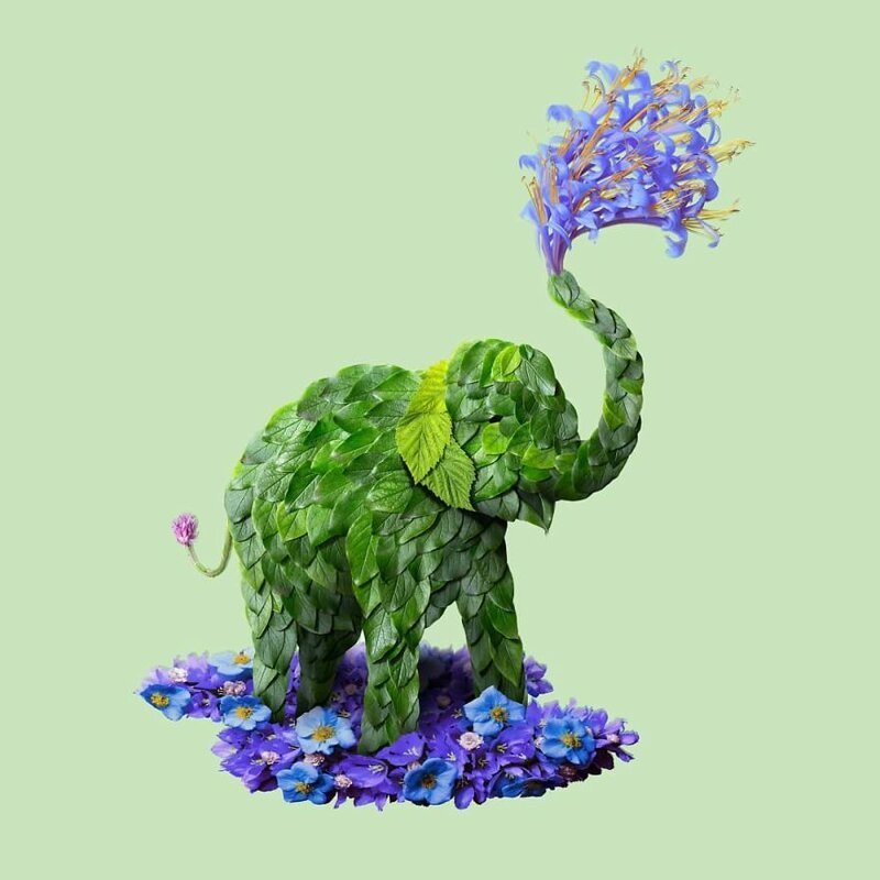 Цветочный зверинец: художник создает скульптуры животных из растений