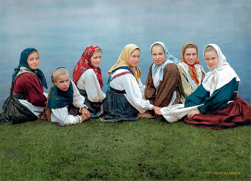 Девочки-крестьянки, 1914