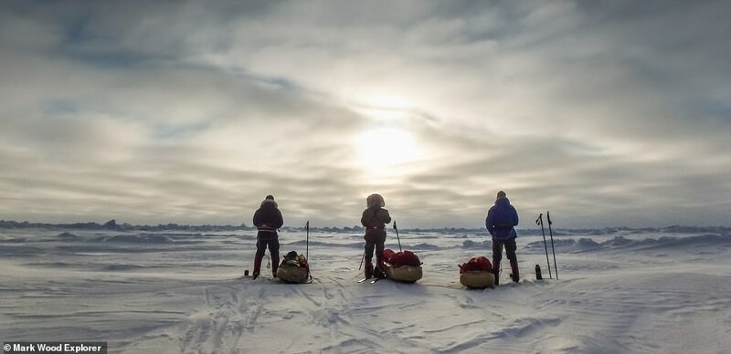 Пожарный бросил работу, и отправился в экспедиции на Северный полюс