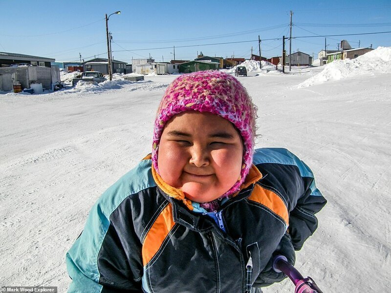 Мальчик-инуит, которого Вуд сфотографировал во время работы в Арктике