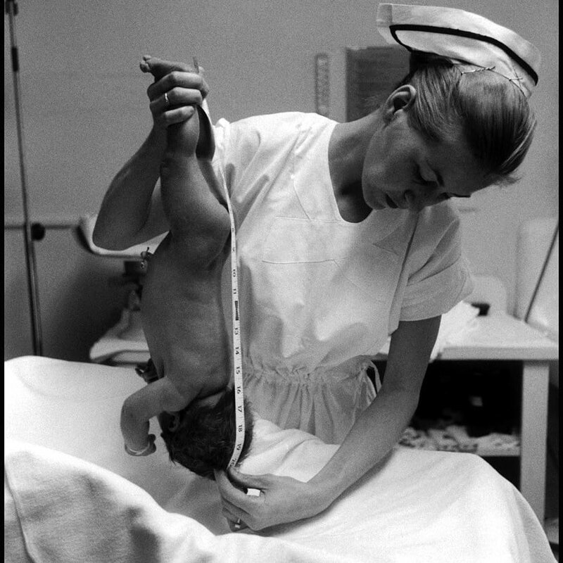 1959 г., США. Измерение новорожденного.