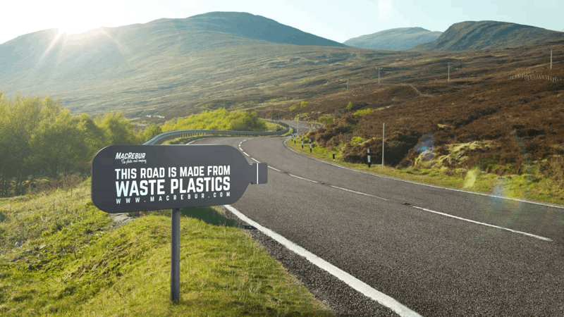 Шотландская компания делает дорожное покрытие из пластиковых отходов
