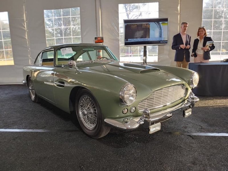 6. Aston-Martin DB4 GT Saloon 1962 года (№DB4/836/L) продан за $725,000 (54 470 000 руб.).
