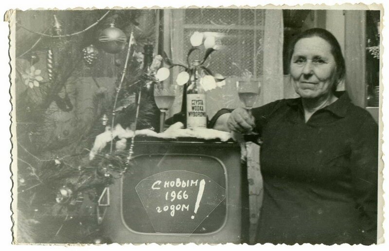 «Мой первый телик»: снимки советских людей с вожделенным приобретением
