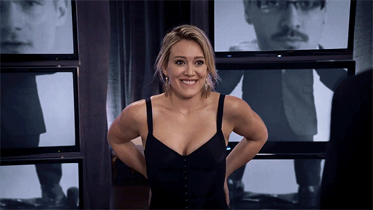 Женский образ в гифках