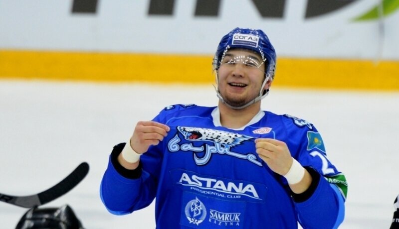 Хоккеист казахстанского «Барыса» заявил, что готов избить коронавирус