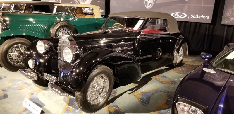 9. Bugatti Type 57C Stelvio с кузовом от Gangloff 1939 года (№57834) продан за $797,000 (62 130 000 руб.).