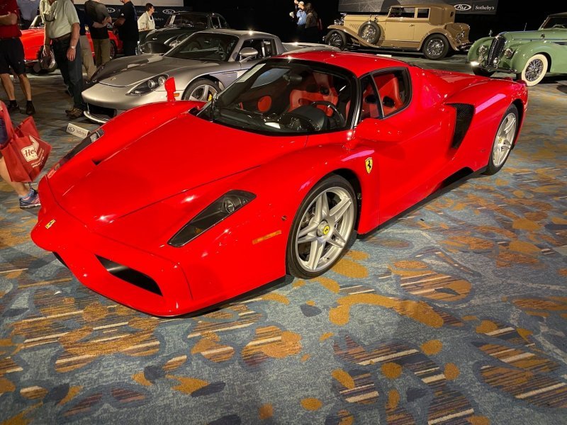 1. Ferrari Enzo 2003 года (№ZFFCW56A530132654) продан за $2,782,500 (209 800 000 руб.).