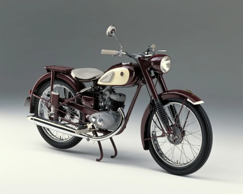 Японская копия DKW RT125 ....  Yamaha YA-1 (1954—1956 гг.)  «Красная стрекоза»
