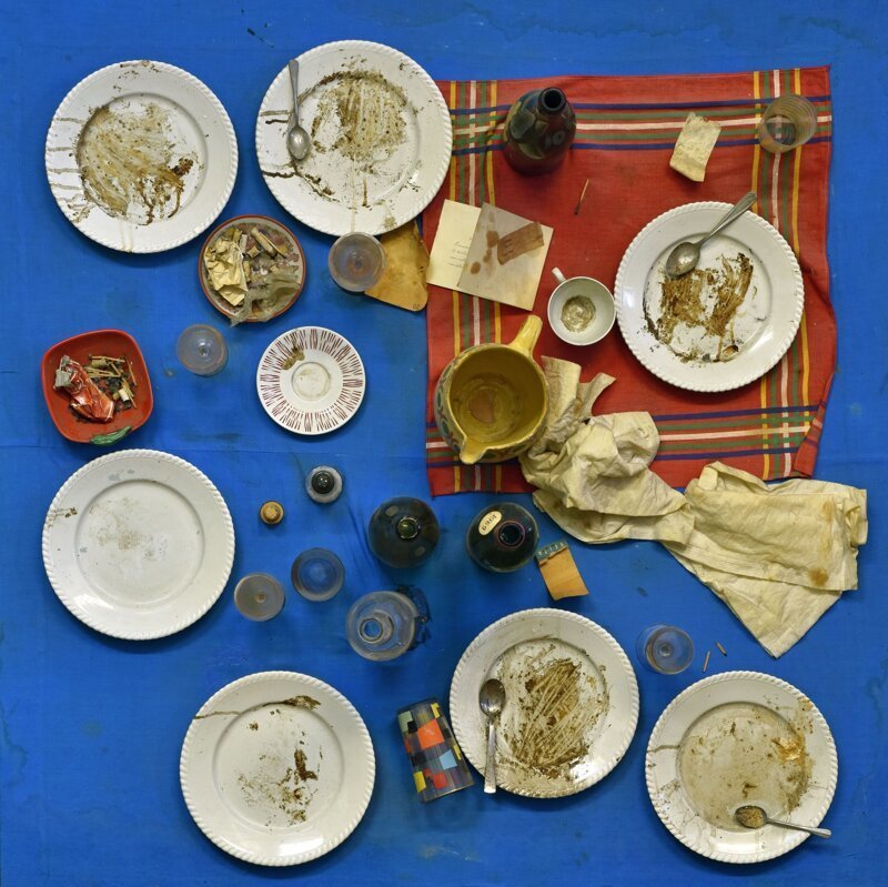 Daniel Spoerri «The Blue Table: Restaurant of Galerie J.», 1963