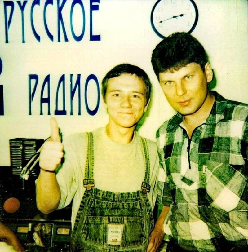 2. Михаил Гребенщиков и Юрий Клинских (Хой) в Воронеже на радио, 1997 год