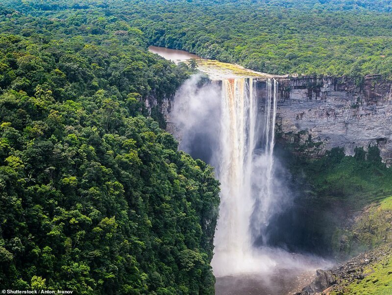 Водопад Кайетур в западной Гайане