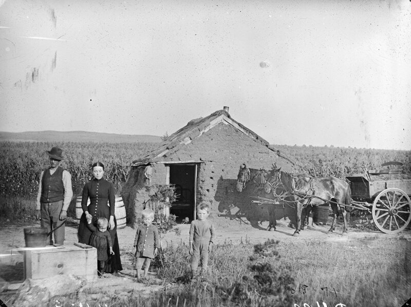 Молодая семья, штат Небраска, 1886.