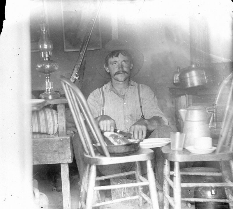Холостяк готовит ужин, 1886.