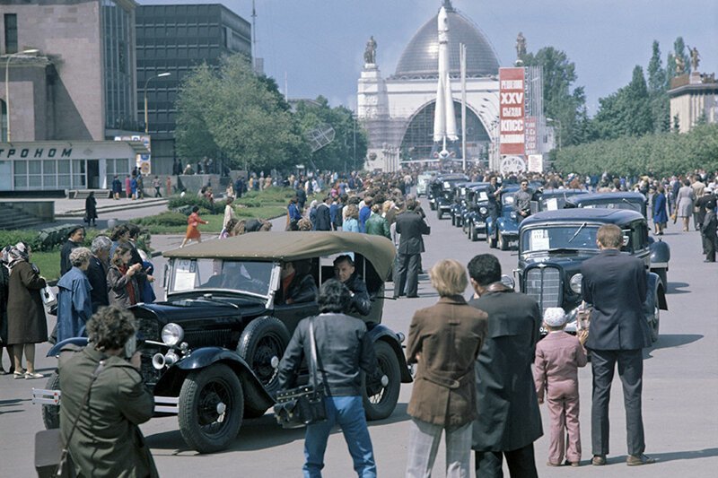 Фотографии былых времён СССР в 1977 году