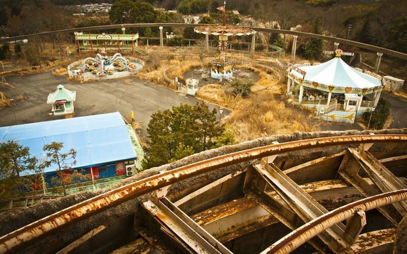 Неуспех Востока и Запада: почему в США и Японии закрыли развлекательные парки Диснейленд?