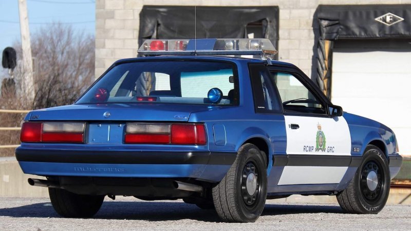 Редкий полицейский Ford Mustang с дробовиком продадут с аукциона