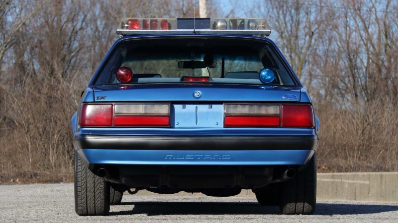 Редкий полицейский Ford Mustang с дробовиком продадут с аукциона