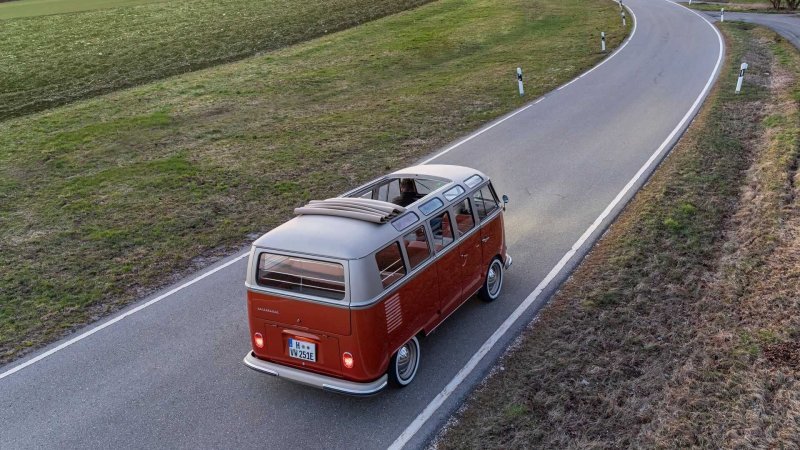 Volkswagen T1 E-Bulli — классический микроавтобус сделали электрическим