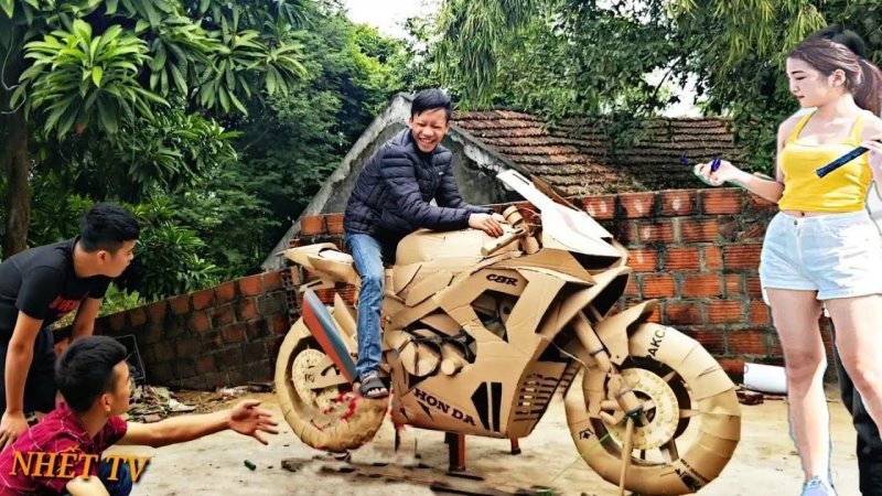 Вьетнамские автолюбители создают копии дорогих автомобилей и мотоциклов из картона