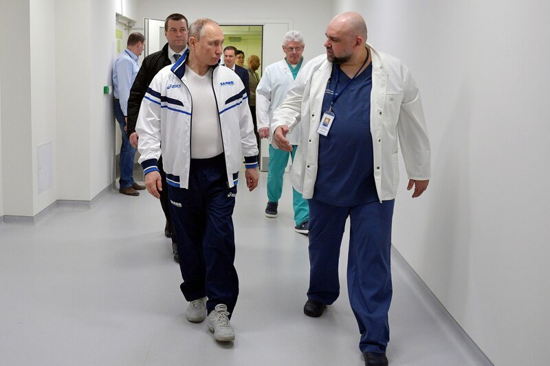 Владимир Путин посетил больницу в Коммунарке