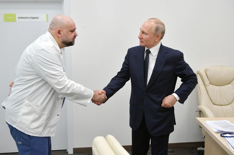 Владимир Путин посетил больницу в Коммунарке