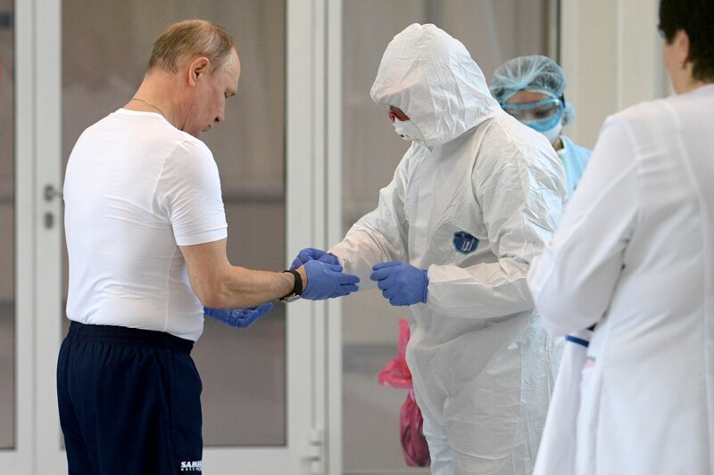 Владимир Путин посетил больницу в Коммунарке