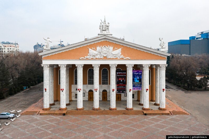 Бишкек с высоты — столица у подножья гор