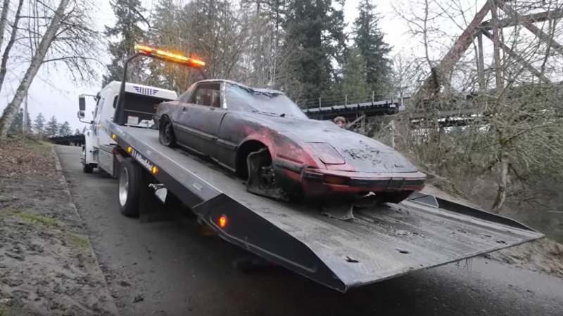 Сокровища на дне реки: в штате Орегон команда дайверов нашла кладбище утопленных автомобилей