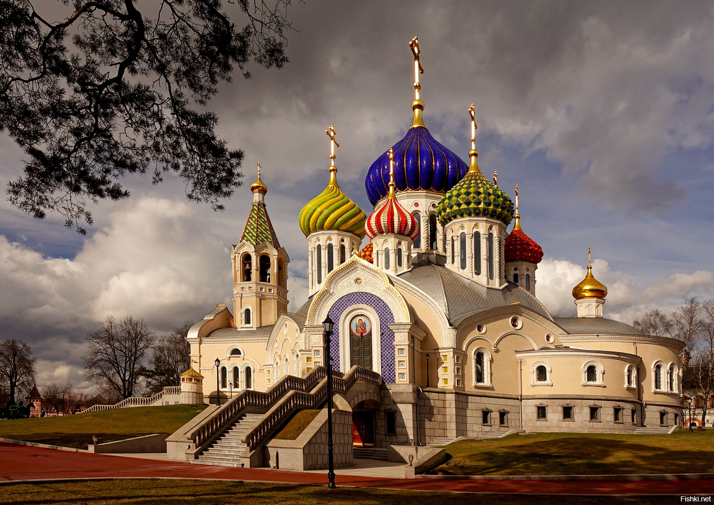 Переделкино. Патриаршее подворье в Переделкино. Храм Патриарха в Переделкино. Храм Преображения в Переделкино. Храм Андрея Черниговского в Переделкино.